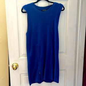 Banana Republic blue sleeveless sweater dress with front zipper detail